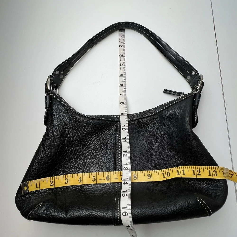 Tignanello Black Leather Purse Handbag Satchel Bucket Bag Buckle